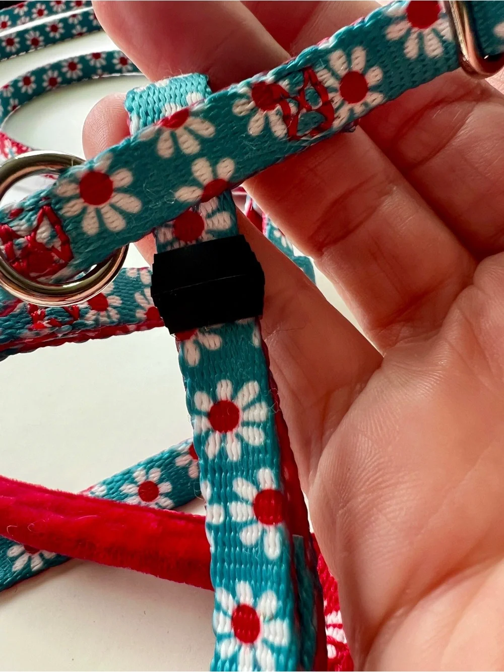 2 Hounds Design: XXS Harness AND Matching  Leash, Blue & Red Daisy